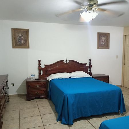 Estancia Santa Fe Celaya  Exteriör bild