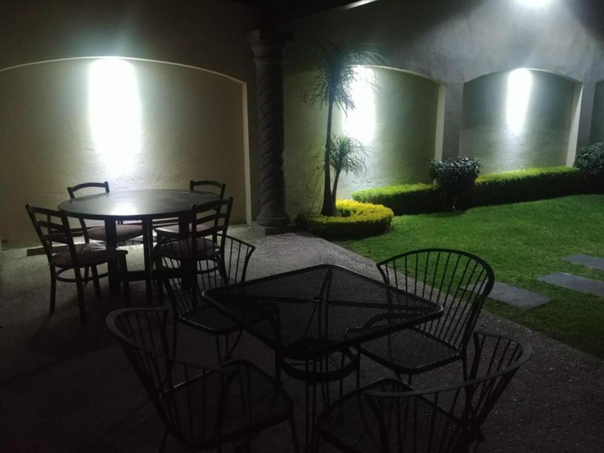 Estancia Santa Fe Celaya  Exteriör bild