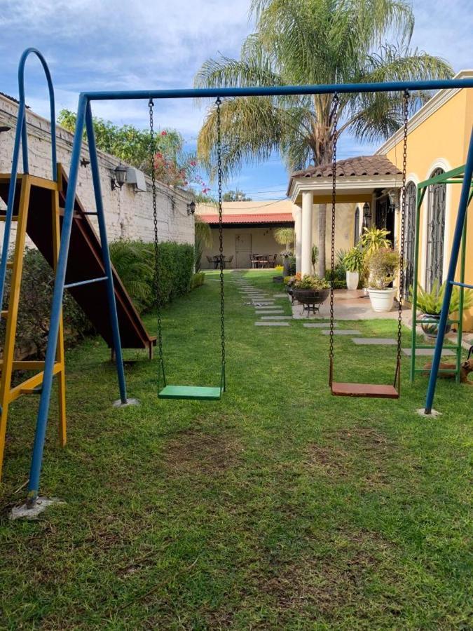 Estancia Santa Fe Celaya  Exteriör bild