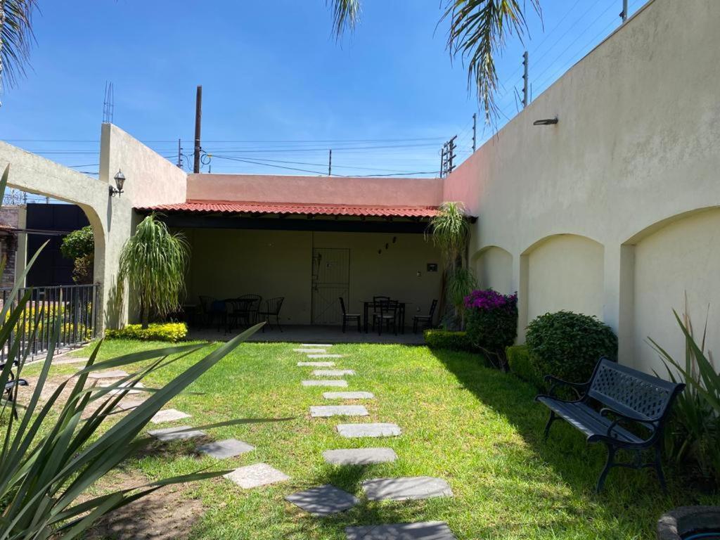 Estancia Santa Fe Celaya  Exteriör bild